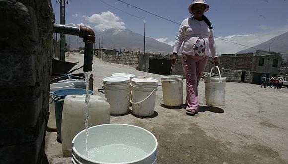 Usuarios solicitan restablecimiento del agua potable. (Perú21)