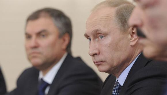 Vladimir Putin durante una reunión hoy en las afueras de Moscú. (Reuters)