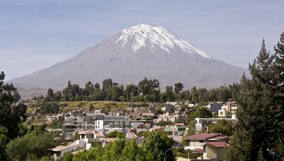 El Misti se ubica a solo 12 kilómetros de Arequipa. (USI)