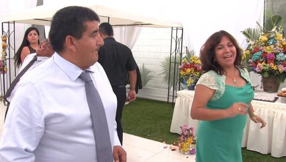 Humberto Acuña y Carmen Miranda bailando juntos en un evento. (Perú21)
