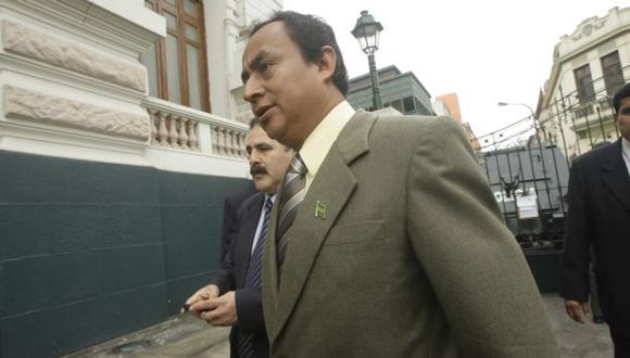 CAMBIA LA FIGURA. Gregorio Santos y su negado amigo Wilson Vallejos deberán dar la cara en Lima. (César Fajardo)