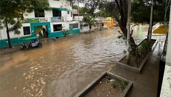 Calles de Piura inundadas por intensas lluvias.