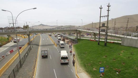 Intercambio vial Alipio Ponce luce con nueva semaforización e iluminación. (Municipalidad de Lima)