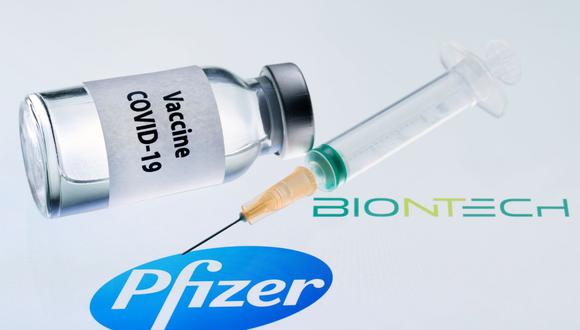 Canciller evitó brindar mayor detalles de las negociaciones con Pfizer por respeto al acuerdo de confidencialidad para lograr concretar compra de vacunas contra el COVID-19. (Foto: JOEL SAGET / AFP).
