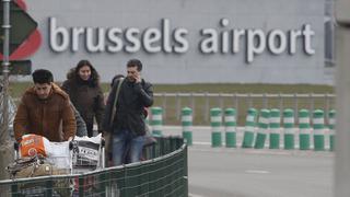 Bruselas: Aeropuerto reabrirá parcialmente 12 días después de los atentados