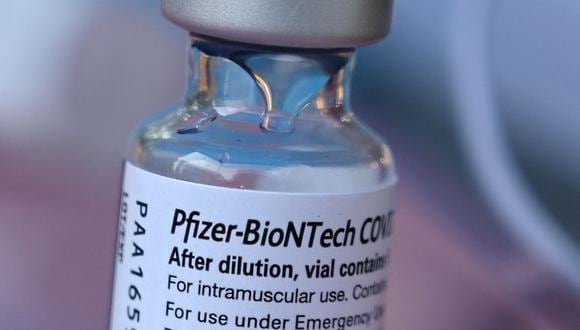 La farmacéutica alemana BioNTech y su socio estadounidense Pfizer han solicitado la licencia en Europa para administrar la vacuna contra el COVID-19. (Foto: Robyn Beck / AFP)