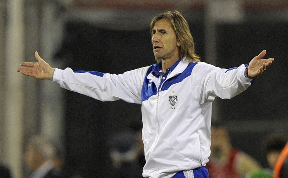 Ricardo Gareca. Actual director técnico del Vélez Sarsfield, es una de las opciones que suena con miras a Rusia 2018. Dirigió a Universitario y pudo colocarlo como campeón del torneo Apertura 2008. (AFP)