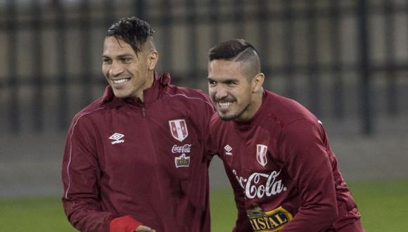 Juan Vargas y Guerrero han coincidido en la selección peruana. (AP)