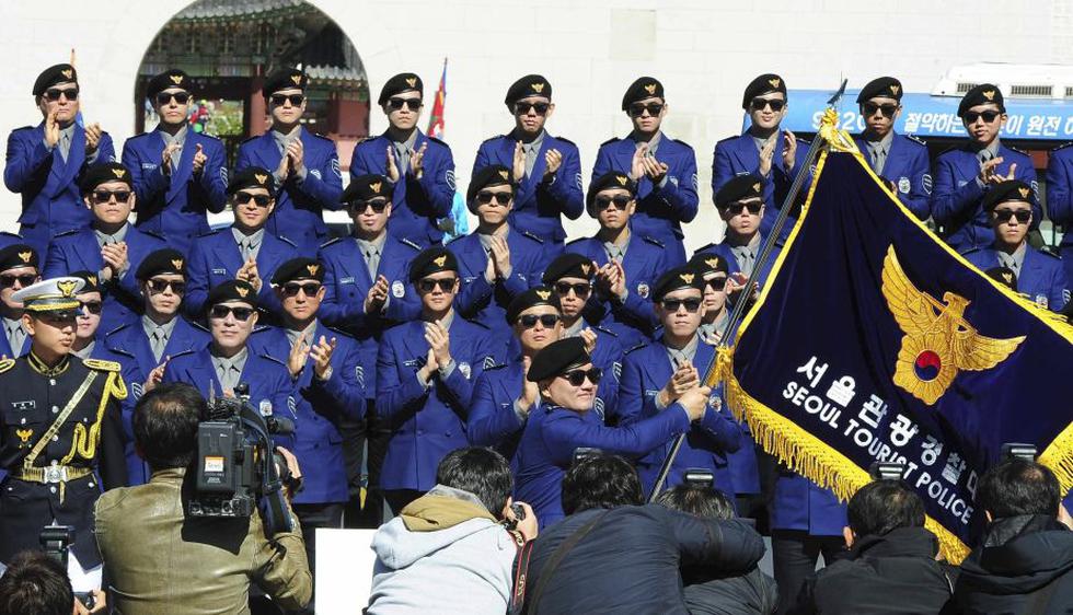 Efectivos policiales de Seúl buscan cuidar a los turistas de la delincuencia. (EFE)