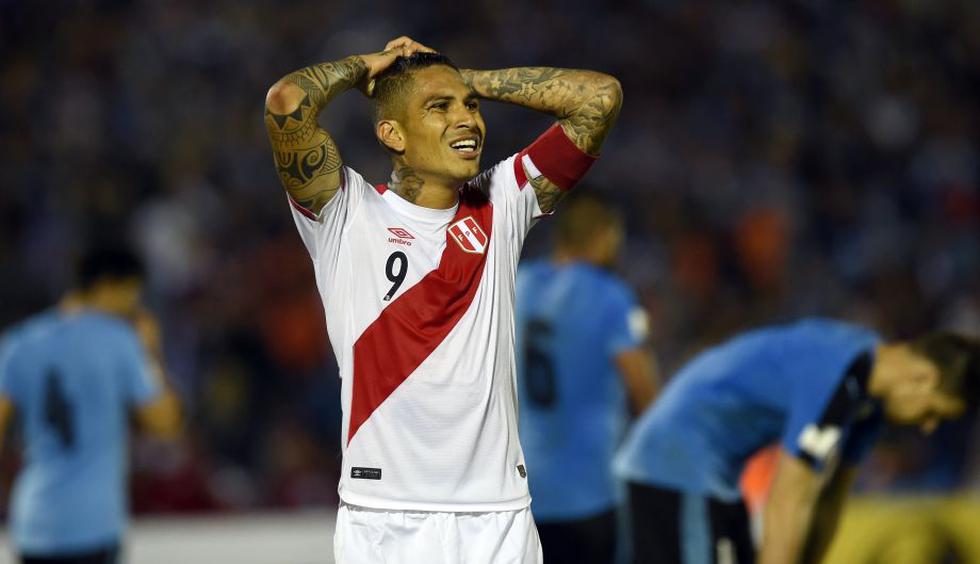 Perú perdió 1-0 contra Uruguay y sigue al fondo de la tabla por las Eliminatorias 2018. (AFP)