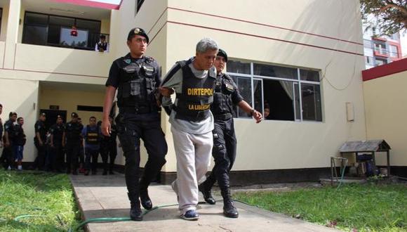 Dictan 18 meses de prisión preventiva para exmilitante aprista Fernando Gil Palacios por supuestos nexos con mafia. (Perú21)