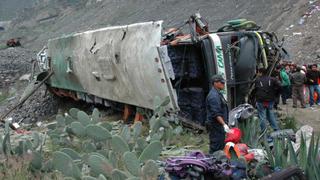 Apurímac: Un muerto y 12 heridos tras accidente de ómnibus interprovincial