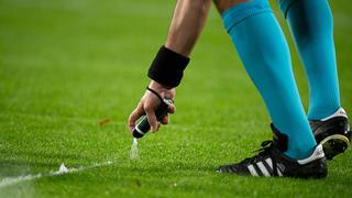El fútbol siempre da revancha: Inventor del aerosol para tiros libres gana demanda millonaria a la FIFA