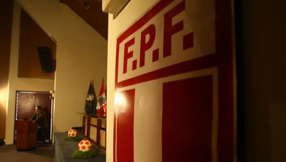 La FPF espera que los equipos profesionales regularicen su situación. (USI)