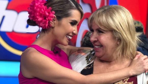 La conductora de televisión junto a su madre la productora Magda Rodríguez. (Foto: Andrea Escalona / Instagram)