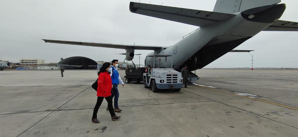 Un Equipo de Gestión partió desde el Grupo Aéreo Nº8 en el Callao, acompañados de la ministra de la Mujer, Gloria Montenegro. (Foto: Essalud)