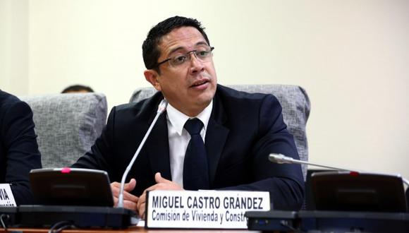 El congresista de Fuerza Popular, Miguel Castro, reveló que es uno de los testigos protegidos del fiscal José Domingo Pérez. (Foto: Congreso)