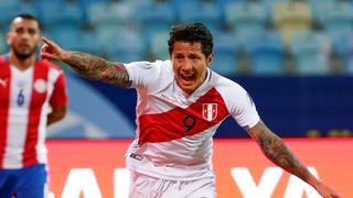 Selección peruana: Roberto Mosquera felicitó el buen momento de Gianluca Lapadula