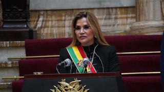 La presidenta interina de Bolivia, Jeanine Áñez, se retira de la carrera electoral 