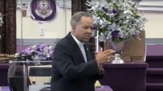 Pastor de Virginia muere por COVID-19 tras negarse a dejar los servicios religiosos: “Creo que Dios es más grande que esto