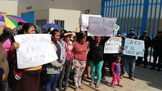 Denuncian violación a niño de 7 años dentro del baño de su colegio por escolar de 13 años en La Libertad