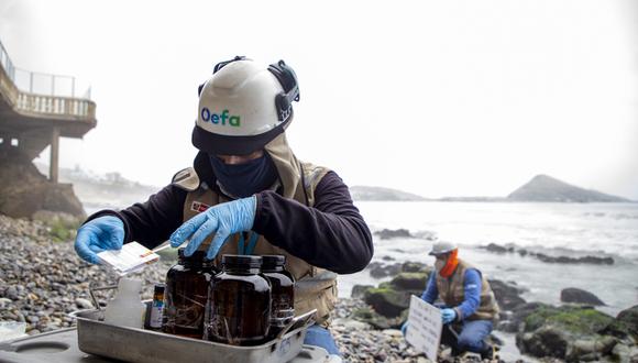 Diez playas afectadas por derrame de petróleo de Repsol aún registran presencia de hidrocarburos. Foto: OEFA