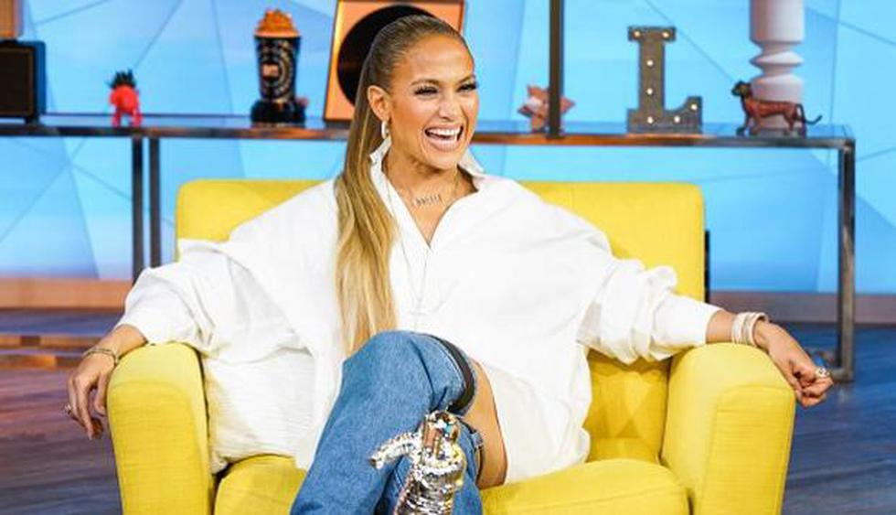 Un detalle en el outfit de Jennifer Lopez se robó las miradas: las botas-jean que llevaba puestas. (Getty)
