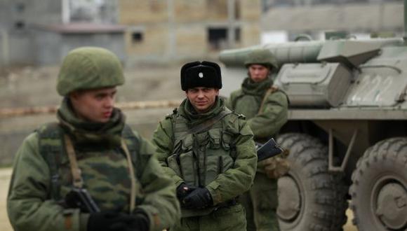 Ucrania se moviliza tras declaración de guerra de Putin. (Reuters)