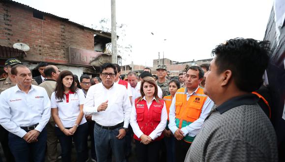 Premier señaló que el Gobierno en estos momentos se aboca a brindar el soporte permanente a los damnificados y la atención a los heridos de Villa El Salvador. (Foto: PCM)