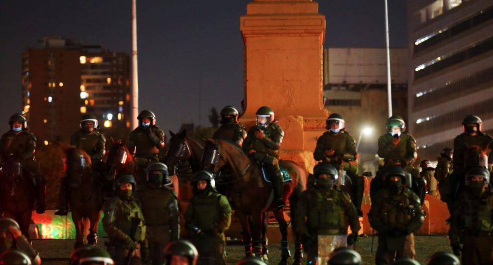 Dispositivo policial en la plaza Baquedano de Santiago de Chile durante las protestas sociales. (JOSÉ FRANCISCO ZUÑIGA/ AGENCIAUNO / EUROPA PRESS / ARCHIVO).