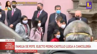 Pedro Castillo: Critican a quien gritó a la familia del presidente para que salude a las cámaras