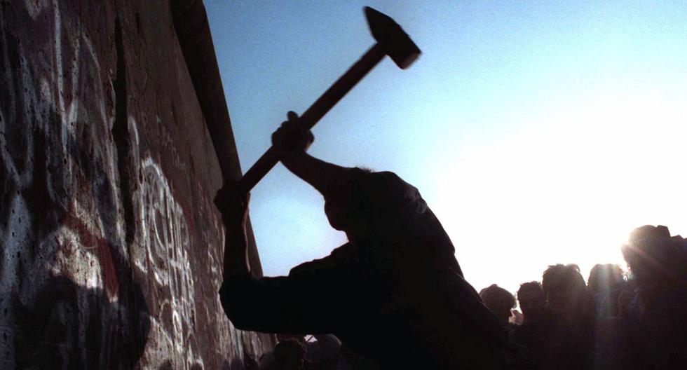 La caída del Muro de Berlín en 1989 auguraba el “fin de la historia” y la llegada de un mundo sin fronteras. (Foto: AP)