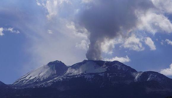 Volcán Sabancaya: Su cráter mantiene niveles elevados de temperatura. (Heiner Aparicio/Perú21)
