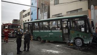 ATU inhabilitará a bus que chocó contra un taxi y dejó al menos un muerto en Cercado de Lima 