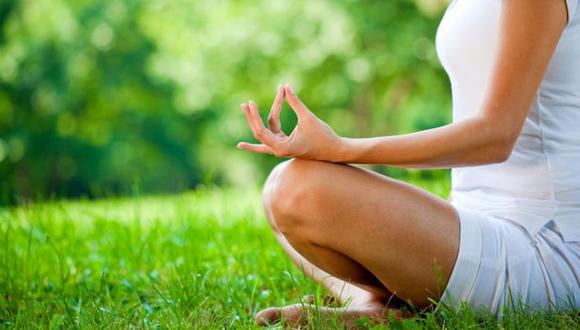 Meditar ayuda a reducir el estrés. (Yoga Ashram)