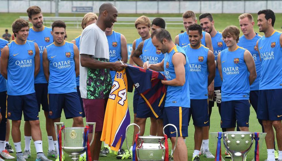 Kobe Bryant visitó las prácticas del Barcelona. (AFP)