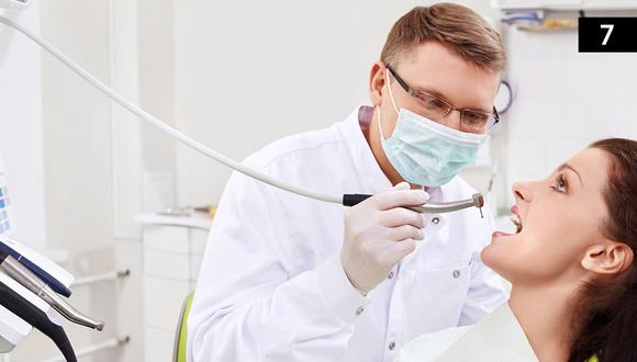 Las patologías periodontales impactan negativamente en numerosas enfermedades sistémicas, destacando la diabetes y las enfermedades cardiovasculares.