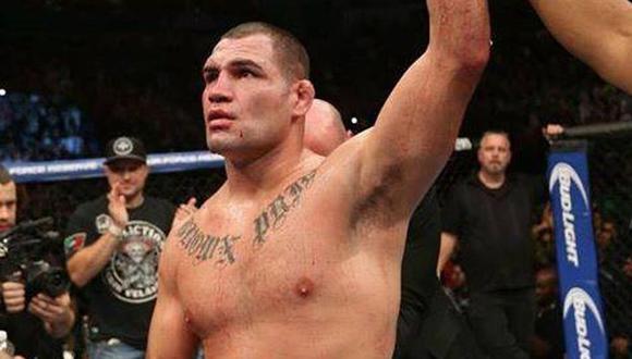 UFC 180: Caín Velásquez quedó fuera por lesión. (Facebook Caín Velásquez)