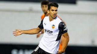 Alessandro Burlamaqui: el futbolista peruano se proclamó campeón con Valencia Mestalla