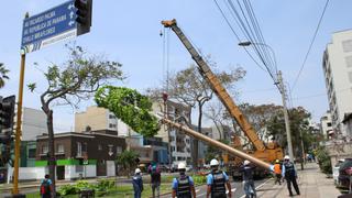 Miraflores: Retiran antena instalada frente al Parque Tradiciones por no tener autorización [FOTOS]