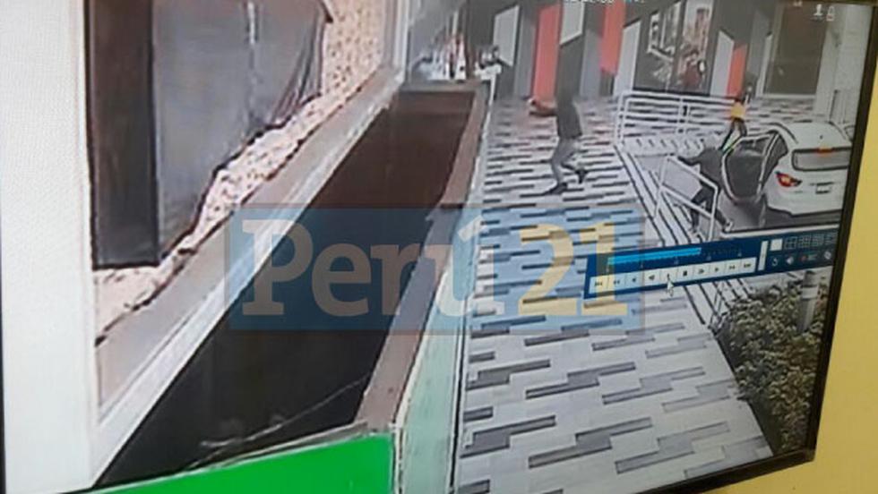 Surco: Delincuentes asaltan banco frente al Parque de la Amistad. (Peru21)