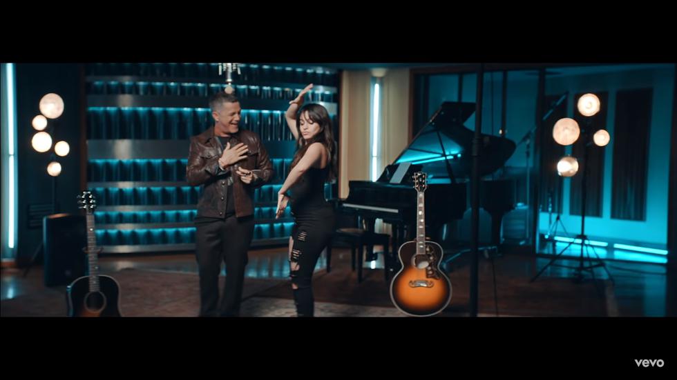 Alejandro Sanz y Camila Cabello lanzan videoclip de Mi persona favorita (Foto: Captura de YouTube)
