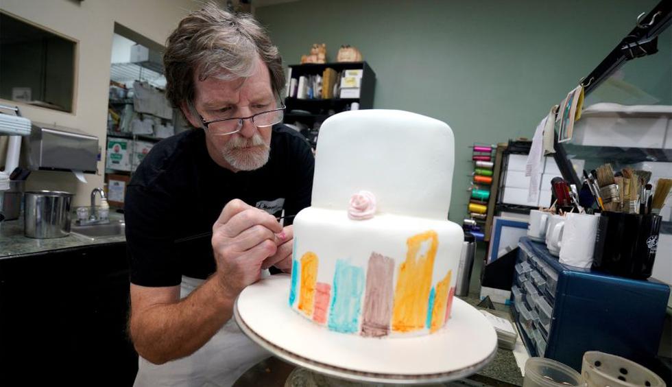 Jack Phillips, en 2012, les dijo a la pareja gay que no podía prepararles un pastel para su boda debido a su fe cristiana. (AFP)