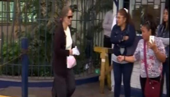 Hermana de Susana Villarán se acercó a la carceleta del PJ para visitar a exalcaldesa. (Captura)