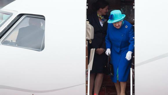 La reina Isabel II del Reino Unido no toma un avión desde el 2015. (Foto: AFP)