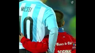 Messi se tomó un triste 'selfie' con niño chileno tras perder la Copa América 2015