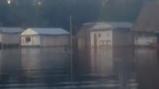 A días de iniciar clases reportan colegios inundados en Nueva Alianza por desborde del río Marañón [VIDEO]