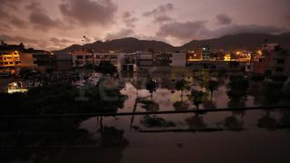 ¡Alarmante! Miles amanecen con sus viviendas inundadas de aguas servidas en SJL