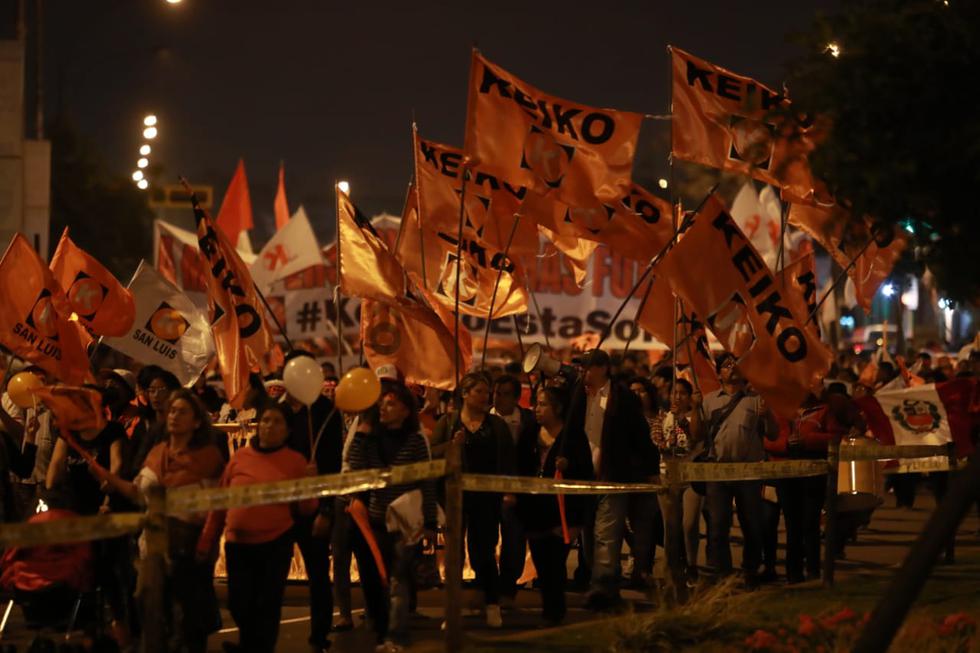 Simpatizantes de Keiko Fujimori se movilizaron en más de 30 buses para apoyar a su lideresa. (Lino Chipana)
