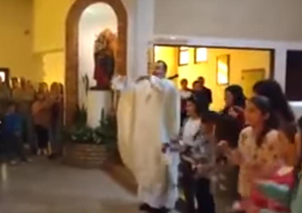 Sacerdote argentino canta y baila su propia versión de 'Despacito' y esto  ocurre [VIDEO] | REDES-SOCIALES | PERU21
